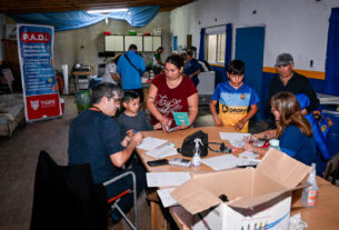 Chequeos médicos a niños y niñas en el Club Alem de Ricardo Rojas bajo el Programa de Asistencia al Deporte Infantil del Municipio de Tigre.